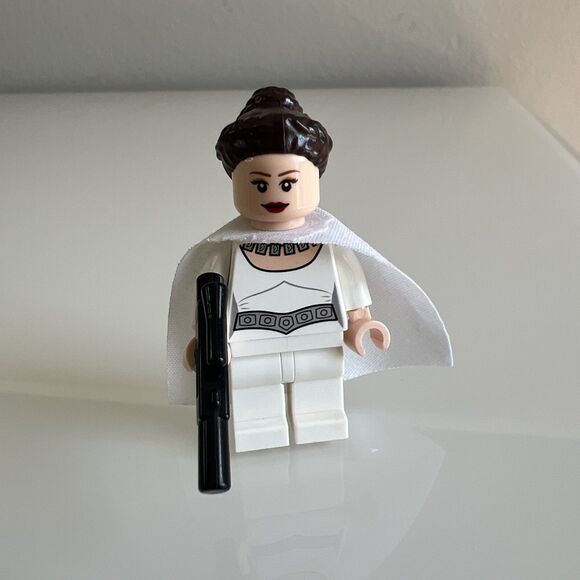 Lego Star Wars Princess Leia Celebration Minifigure sw0371 Retired Y-Wing 9495 - Picture 1 of 3